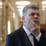 Scandalul trolilor de campanie: Ciolacu parcă știe ceva de o fermă într-o clădire. Geoană acuză o minciună sfruntată. Ciucă a fost victimă